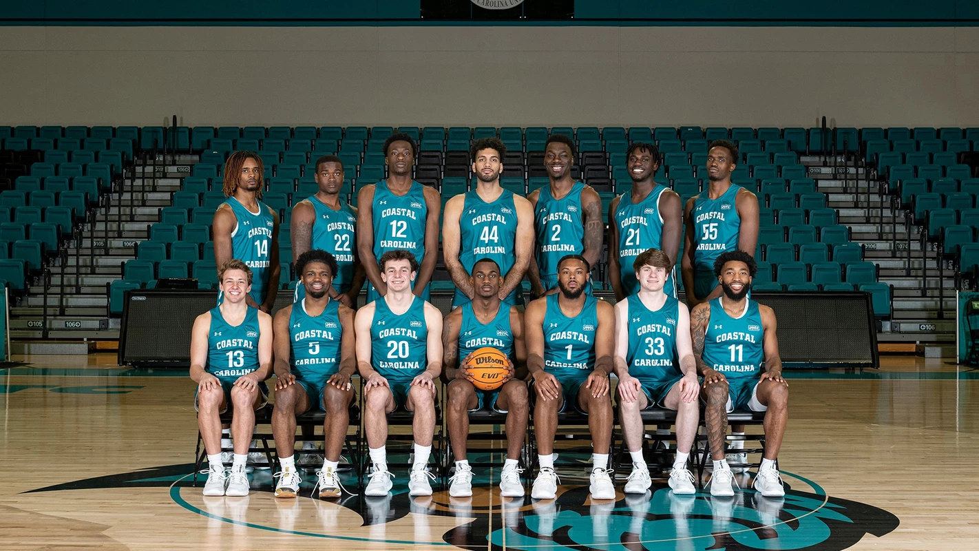 Men's Basketball Team Photo