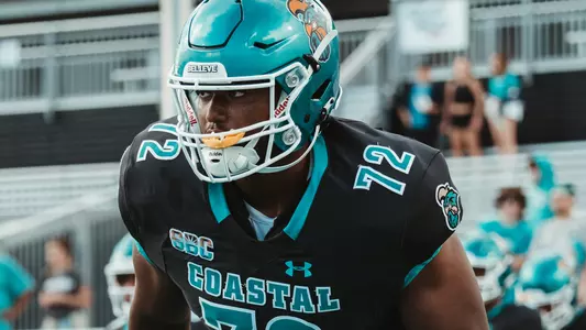 Antwine Loper takes the field in 2022