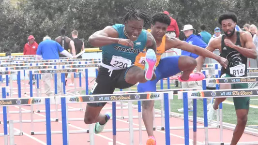 Tyler Graves hurdles at Alan Connie Shamrock Invitational (3-17-23)