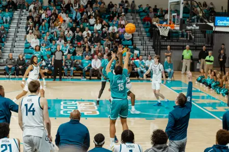Jordan Battle shoots against Georgia Southern on 1/16/2025