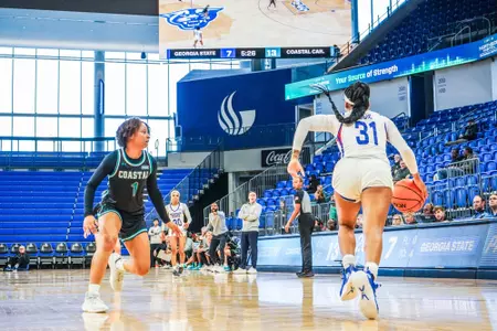 Dalanna Carter guards defender against GSU on 1/22/2025