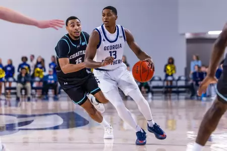 Jordan Battle guards at Georgia Southern on 1/23/2025