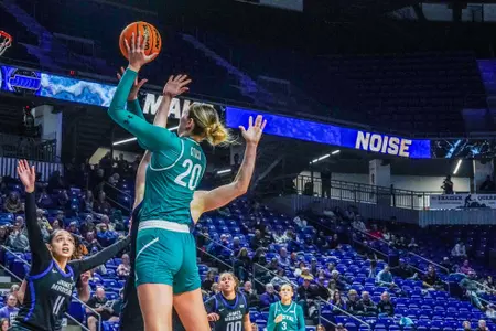 Riley Stack shoots against JMU on 1/26/2025