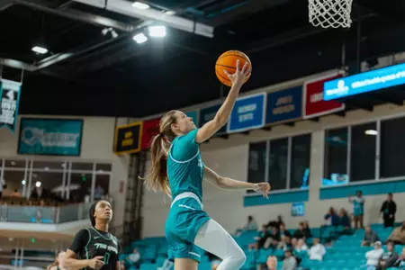 Kristin Williams goes up for layup against Marshall on 1/29/2025