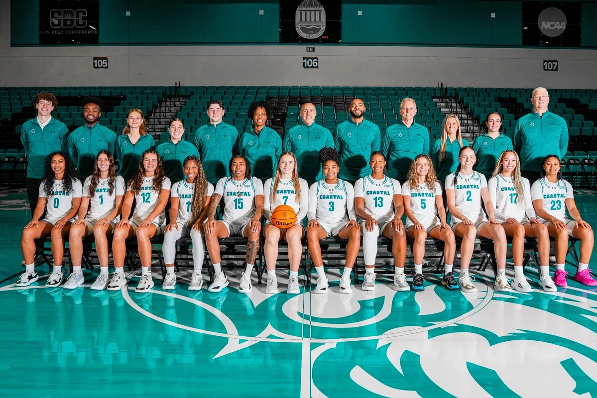 2025-26 WBB team photo smiling
