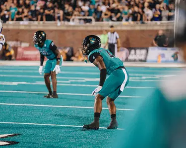 Lionell Whitaker prepares for play against ECU on 9/13/2025