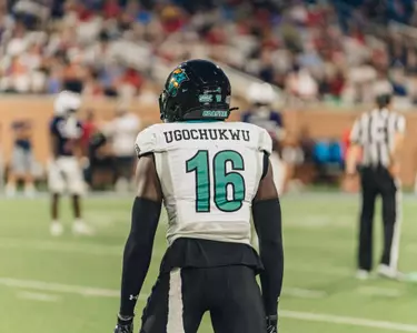 Jeffrey Ugochukwu prepares for play against South Alabama on 9/20/2025