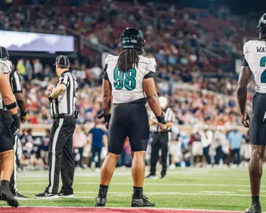 Travis Nesbitt prepares for play against South Alabama on 9/20/2025