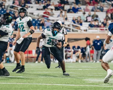 Dominic Knicely runs ball against South Alabama on 9/20/2025