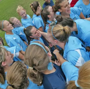 Women's Soccer Brings in Six First-Years to Class of 2010