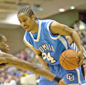 Men's Basketball Wins Thriller at Cornell in Final Seconds