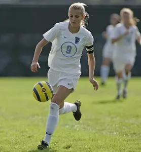 Women's Soccer Defeats Penn to Remain Undefeated in Ivy League Play