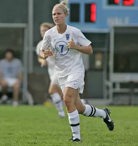 Women's Soccer Opens Ivy Campaign with 2-1 Victory