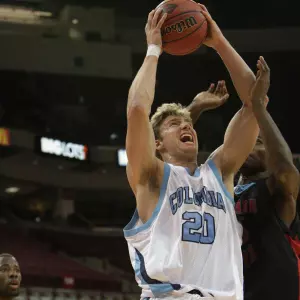 Men's Basketball Pulls Away to Defeat Lehigh