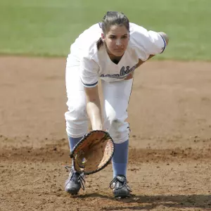 Lions Rout Yale in Opener, Fall in Nightcap as Softball Splits