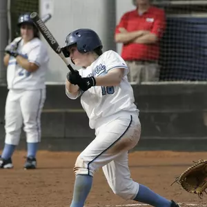 Softball Wins Second Game in Dramatic Fashion to Sweep Harvard