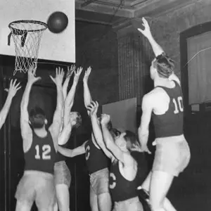 Lou Bender '32 Elected to New York Basketball Hall of Fame