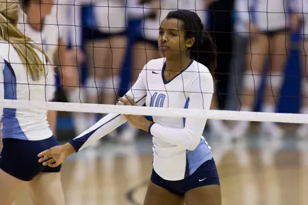 Volleyball Suffers 3-0 Setback to Sacred Heart in Final Home Match