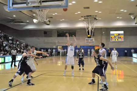 Cisco's Last-Second Free Throw Lifts Columbia to 46-45 Win over Holy Cross