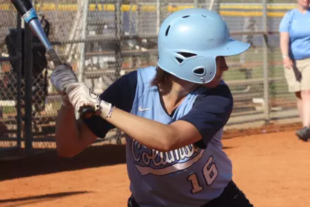 Softball Picks Up 5-2 Win Over Wagner