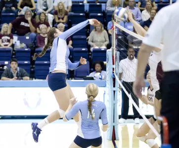 Volleyball Falls to Virginia, Seton Hall at Cavalier Classic