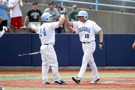 Baseball Splits Wild Doubleheader at No. 6 Houston