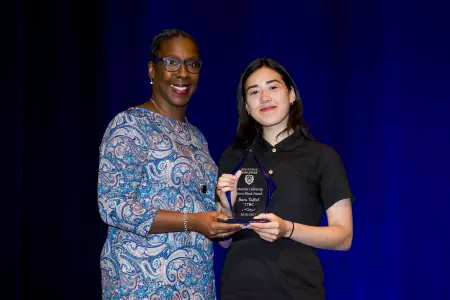 Sara Taffel Receives Karen Blank Award