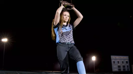 Softball Splits 7-1 Decisions on Day 2 in California