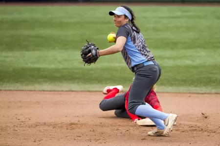 Softball Hosts Saint Peter's on Thursday