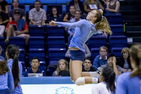 Luciana Del Valle Hitting