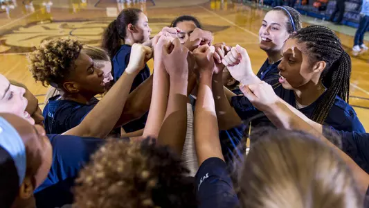 2019 Women's Basketball Huddle Image Preview