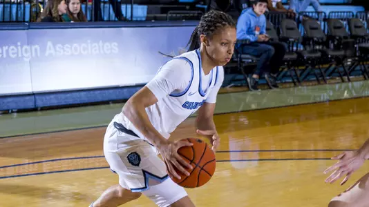 Kaitlyn Davis Photo Iso Saint Joseph's 2019