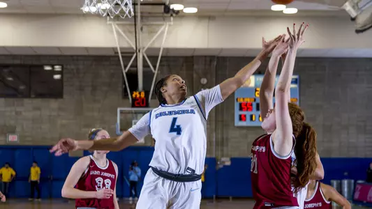 Kaitlyn Davis Block versus Saint Joseph's 2019