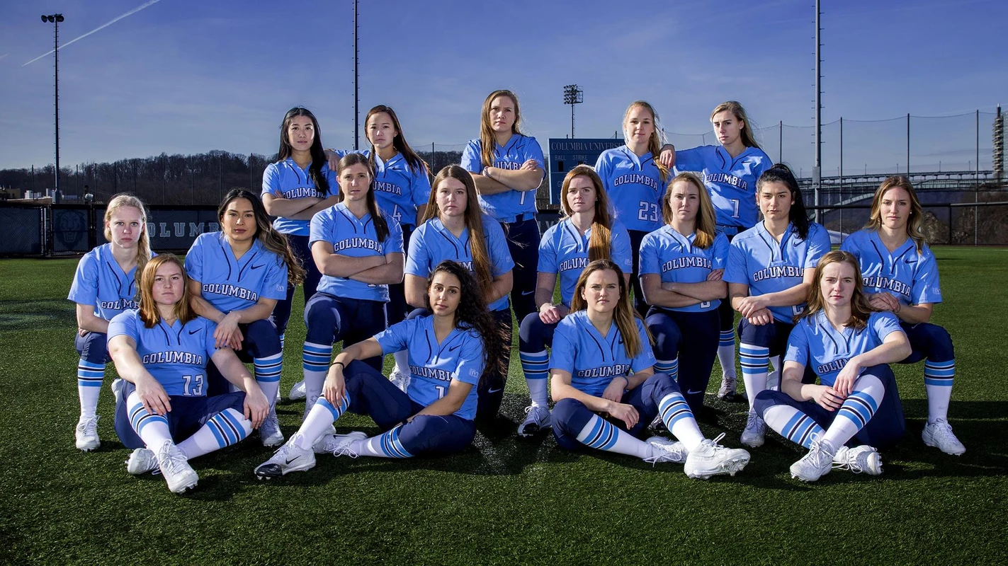 2019 Softball Portrait Team Photo Players Only