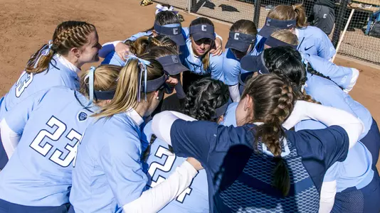 Softball Huddle Pre Dartmouth 2019