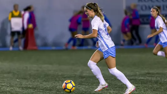 Annie Diaz-Silveira 2021 Hofstra Stock Dribbling