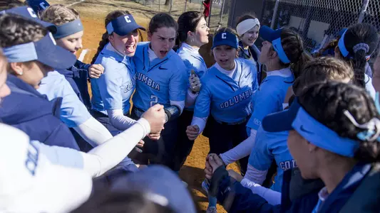 Softball Huddle FDU 2022
