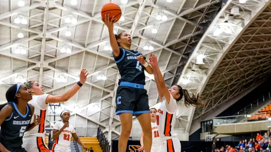 WBB Kaitlyn Davis versus Princeton going Up 2022