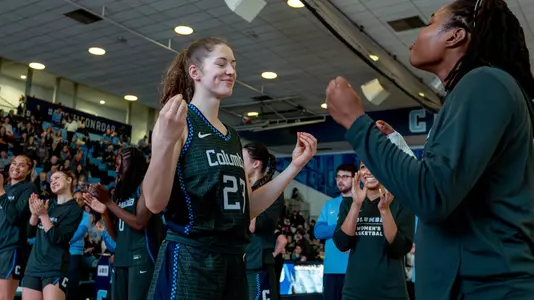 Hilke Feldrappe 2025-26 Starting Lineup Handshake