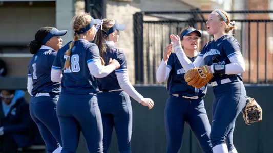 Softbal in the circle