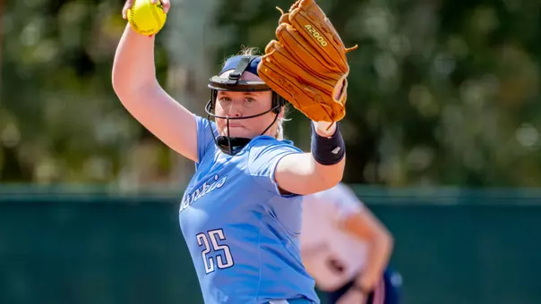 Mads Lawson pitching