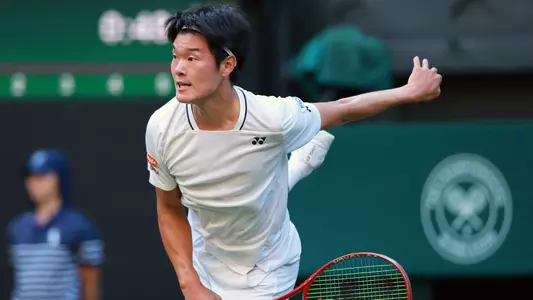 Michael Zheng in the third round at Wimbledon