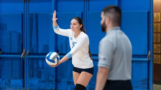 Danica Nordlicht serving