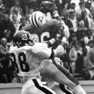 Cedric Jones makes a catch during a Duke football game against Virginia Tech