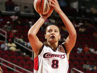 Former Duke Star Mistie Bass Re-Signs With Chicago