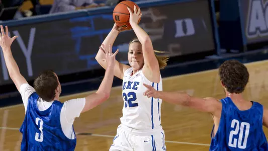 Liston and Gray Shine in Blue/White Scrimmage