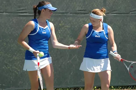 Duke Closes Play in Hawaii