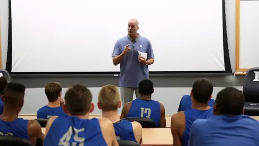 Bilas Visits with 2016-17 Team