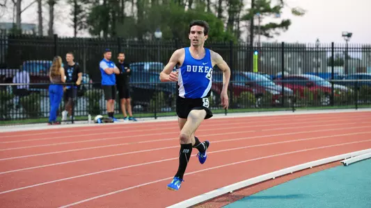 Garrett Places Second in 10,000m at Tennessee Relays