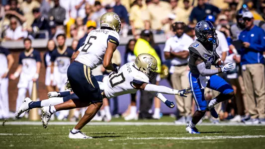 Rahming Joins 200-Reception Club at Georgia Tech